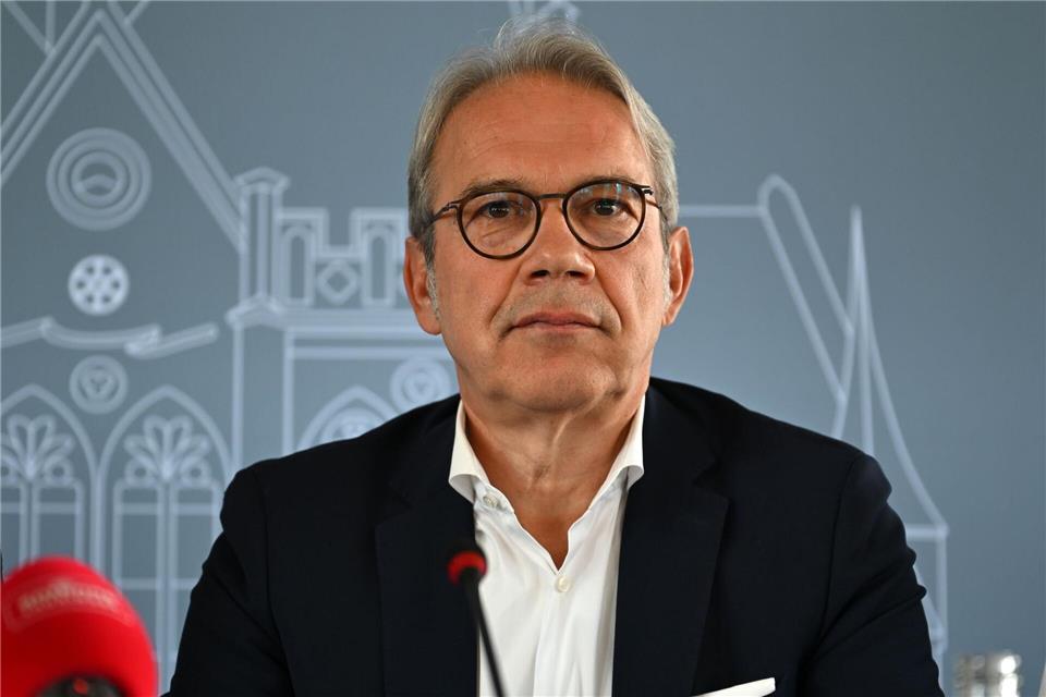 Thüringens Innenminister Georg Maier (SPD) appellierte an die Demonstranten, den geplanten AfD-Parteitag nicht verhindern zu wollen. (Archivbild)Martin Schutt/dpa