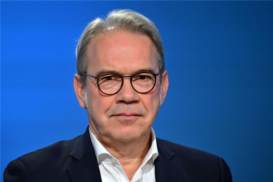 Thüringens Innenminister Georg Maier (SPD) fordert Thüringer, die wegen des Iran-Krieges im Ausland gestrandet sind, auf, sich zu melden. (Archivbild)Martin Schutt/dpa