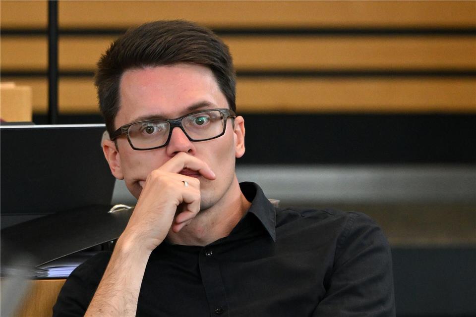 Thüringens Linke-Fraktionschef Christian Schaft kritisiert den geplanten Doppelhaushalt der Brombeer-Koalition. Nach etlichen Verhandlungen will seine Fraktion trotzdem den Weg für den Etat freimachen. (Archivbild)Martin Schutt/dpa