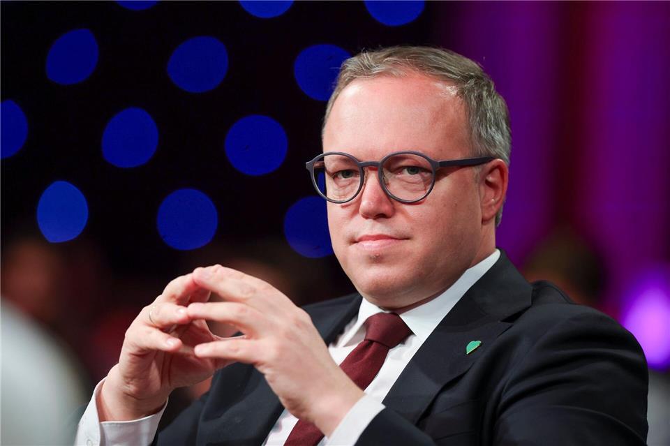 Thüringens Ministerpräsident Mario Voigt (CDU) findet, die wirtschaftliche Lage in Deutschland ist ernst. (Archivbild)Jan Woitas/dpa