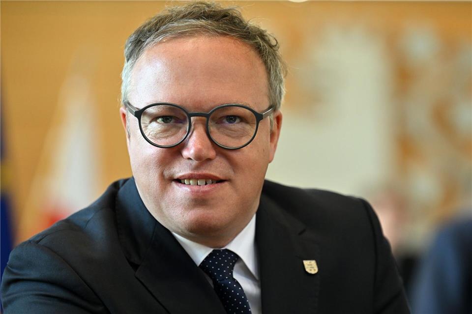 Thüringens Ministerpräsident Mario Voigt (CDU) fordert einen Ausgleich für zu erwartende Einnahmeausfälle der Länder. (Archivbild)Martin Schutt/dpa