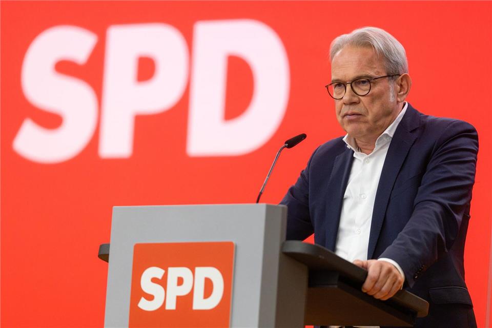 Thüringens SPD-Chef Georg Maier will das Polizeiaufgabengesetz so ändern, dass gefährdete Frauen vor potenziellen Tätern gewarnt werden.Michael Reichel/dpa