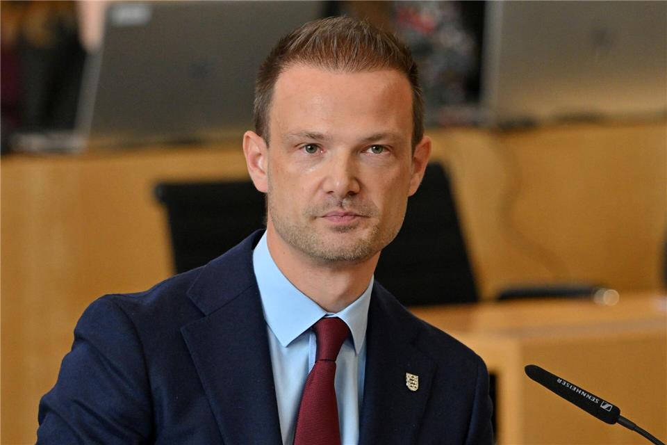 Sportminister hofft auf mehr Erfolge durch neues Gesetz Thüringens Sportminister Stefan Gruhner (CDU) unterstützt die Pläne für ein neues Sportfördergesetz. (Archivbild)Martin Schutt/dpa