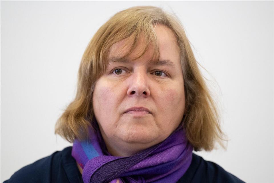 Tickets im Zug verkaufen könnte in manche Situation entspannen, sagt Gewerkschafterin und Kundenbetreuerin Konstanze Alba. Boris Roessler/dpa