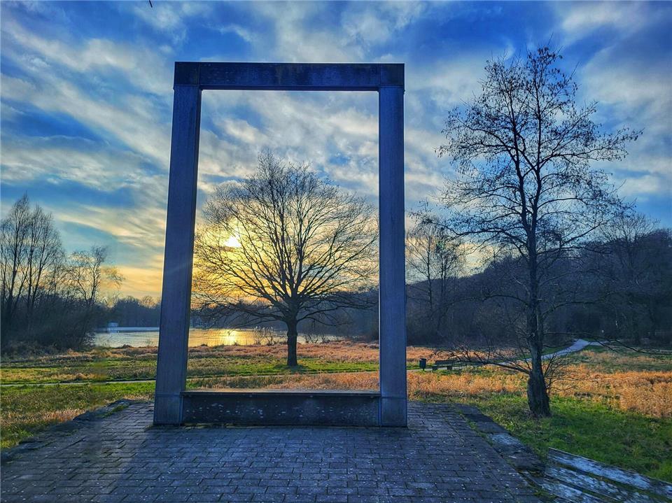 Tiefstehende Sonne, Bäume ohne Blätter - Stephan Loker machte dieses winterliche...