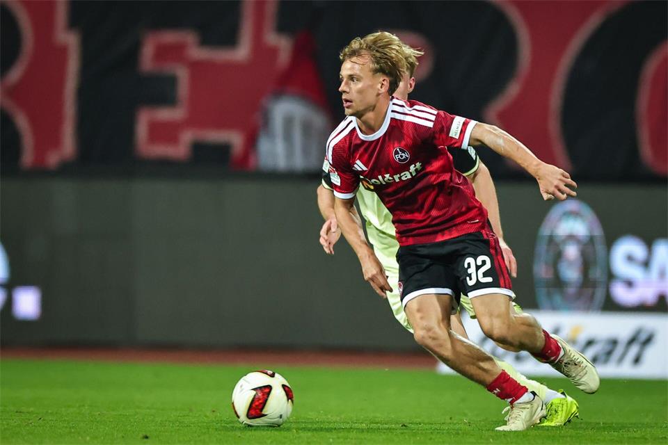 Tim Janisch und die Nürnberger hoffen auf einen Pokal-Coup beim großen Favoriten in Leverkusen.Daniel Karmann/dpa