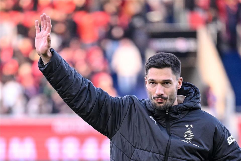 Tim Kleindienst konnte nach seiner Knie-Operatkion oft nur zuschauen. (Archivbild)Harry Langer/dpa