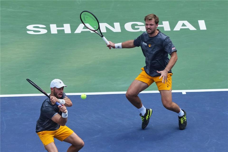 Familienduell: Nummer 204 der Welt schreibt Tennis-Märchen Tim Pütz und Kevin Krawietz gewinnen ihren ersten Masters-Titel als Team. Andy Wong/AP/dpa