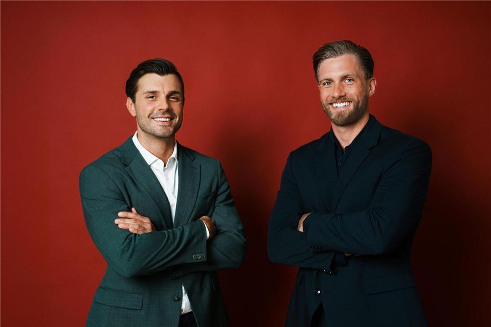 Tim Reitz (links) und Sebastian Paul sind die neuen „Bachelors“ von RTL.  Lena-Luise Grellert/RTL/dpa