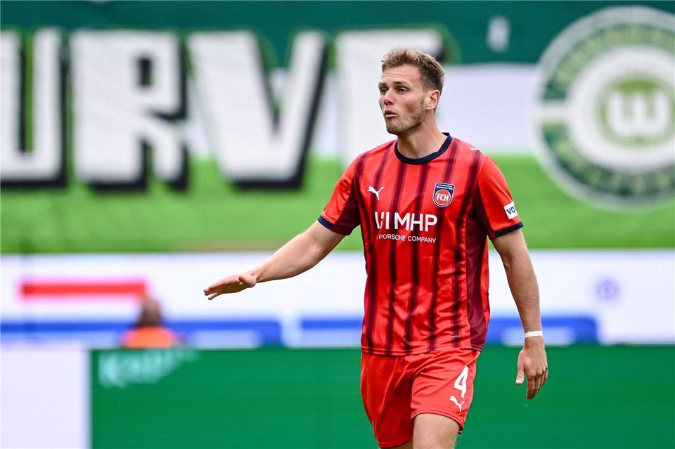 Tim Siersleben hat beim FCH bis 2028 verlängert. (Archivbild)Harry Langer/dpa