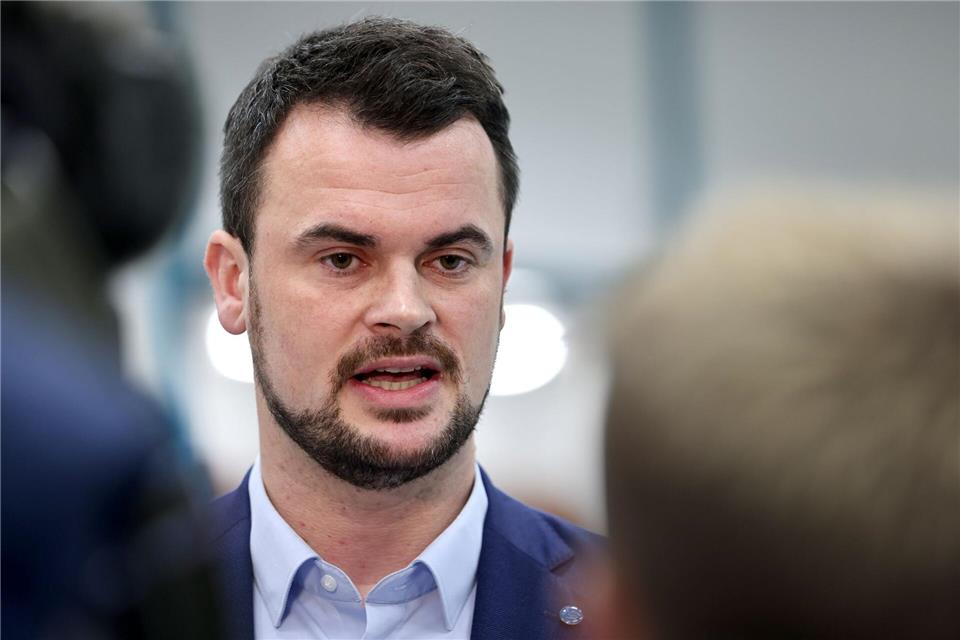 Tino Schomann (CDU), Landrat in Nordwestmecklenburg, weist Kritik der Festivalmacherin Birgit Lohmeyer zurück. (Archivbild)Jens Büttner/dpa