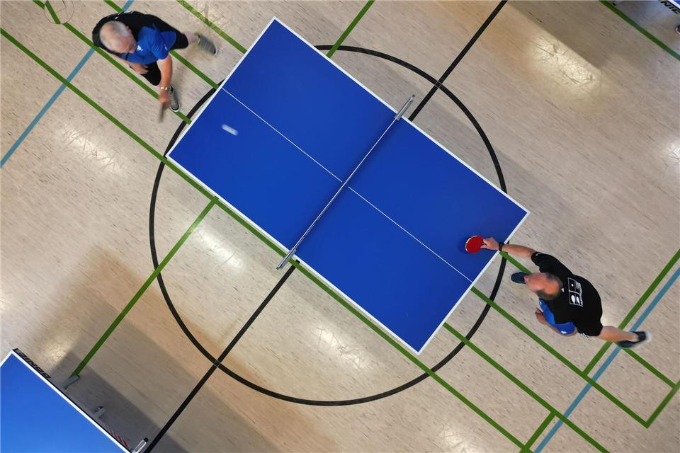Tischtennis-Training im niedersächsischen Warsingsfehn.Lars Penning/dpa