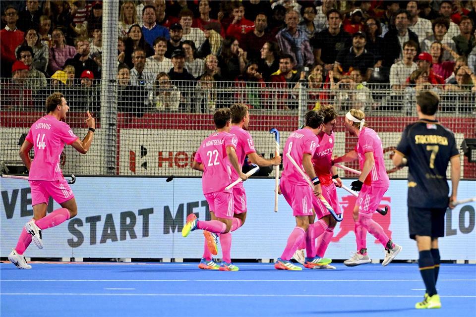 Titelverteidiger Deutschland steht nach dem Sieg gegen Belgien vorzeitig in der Zwischenrunde. Dirk Waem//dpa