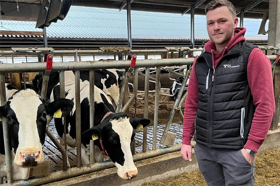 Tobias Honvehlmann führt in Erle einen Milchviehbetrieb. 