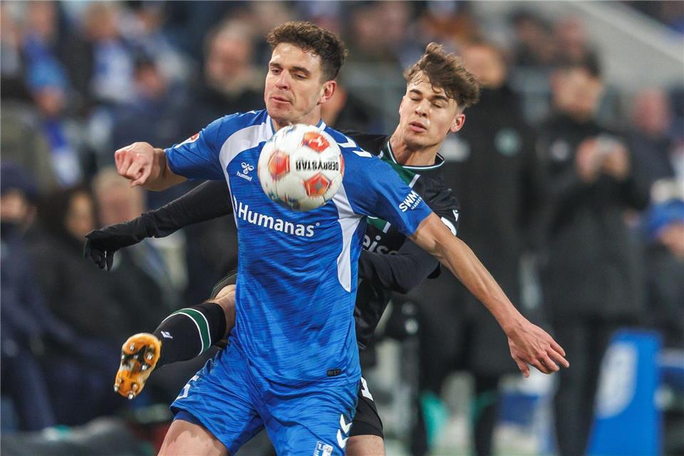 Tobias Müller (l) fehlte beim 0:1 wegen einer BehandlungspauseAndreas Gora/dpa