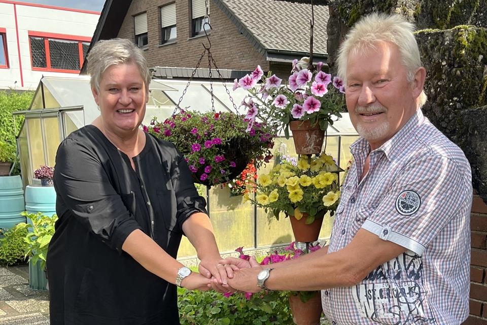 Tochter Tanja Wesseler und Vater Richard Eißing appellieren, sich rechtzeitig für einen Organspendeausweis zu entscheiden.