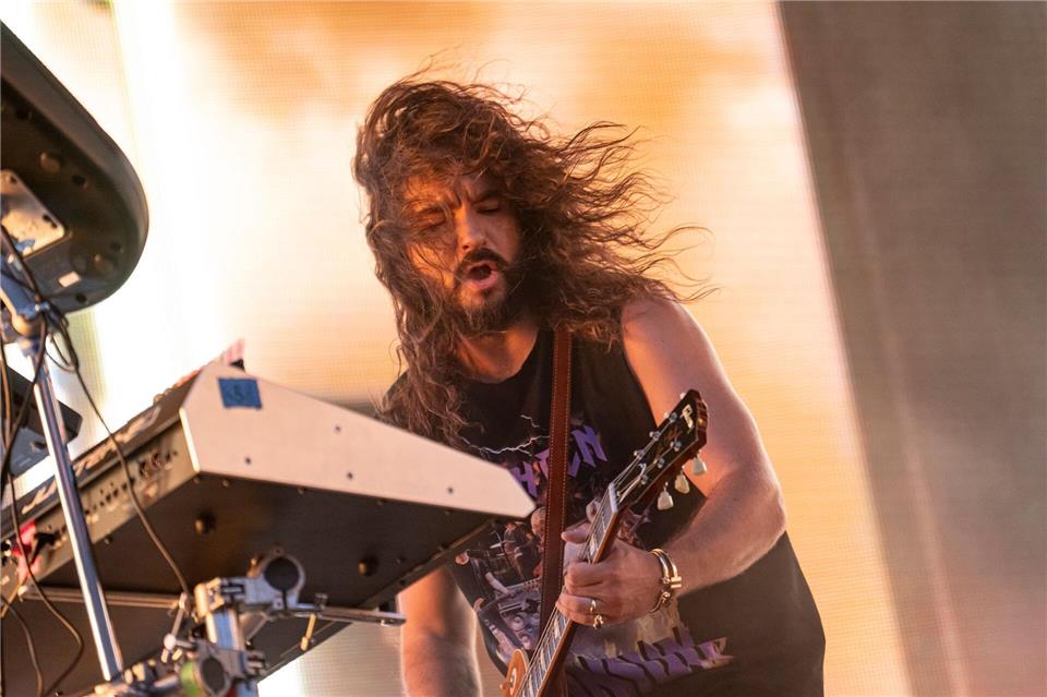 Tom Kaulitz berichtet im aktuellen Podcast von starken Kopfschmerzen. (Archivbild)Fabian Sommer/dpa