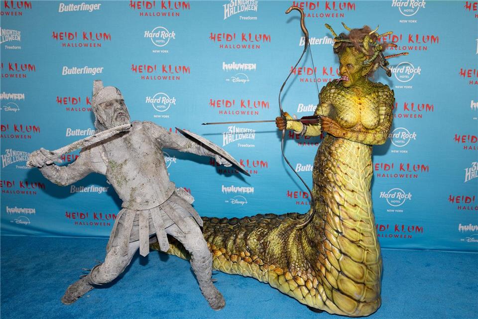 Bilder des Tages  Tom Kaulitz (l) und Heidi Klum besuchen die 24. jährliche Halloween-Party von Heidi Klum.CJ Rivera/Invision/dpa