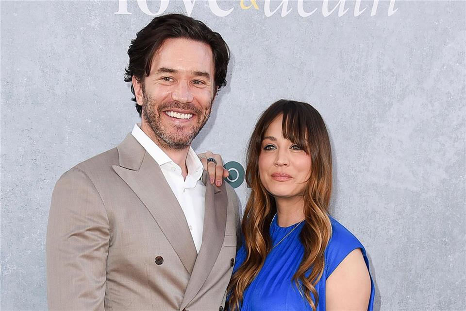 Tom Pelphrey und Kaley Cuoco haben bereits eine Tochter. (Archivbild)Richard Shotwell/Invision via AP/dpa