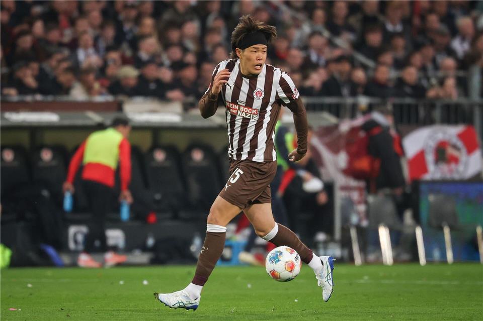 Tomoya Ando ist nicht zur japanischen Nationalmannschaft gereist. (Archivbild)Christian Charisius/dpa