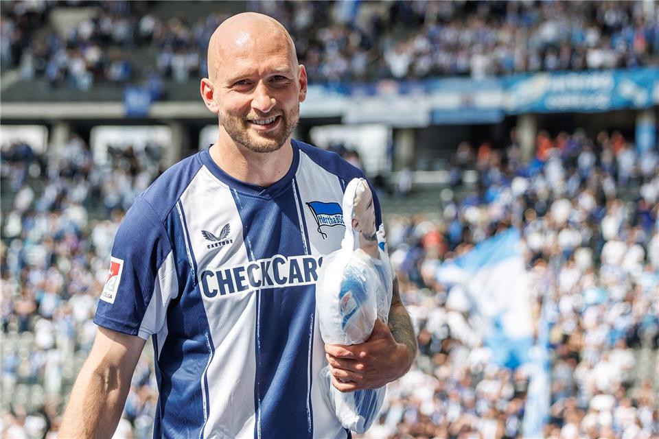 Toni Leistner kann sich vorstellen, seine Karriere nach dieser Saison forzusetzen. Andreas Gora/dpa
