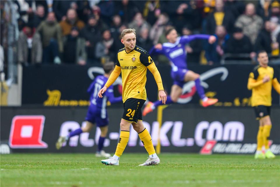 Tony Menzel erzielte im Testspiel gegen Regensburg den Führungstreffer für Dynamo. (Archivbild)Robert Michael/dpa/ZB
