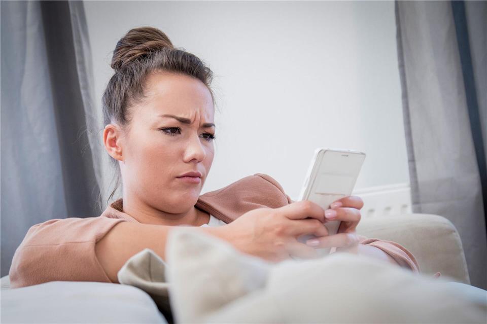 Top-Bezahlung zu tollen Konditionen? Kriminelle nutzen Karriereportale und Messenger, um an persönliche Daten zu gelangen.Christin Klose/dpa-tmn