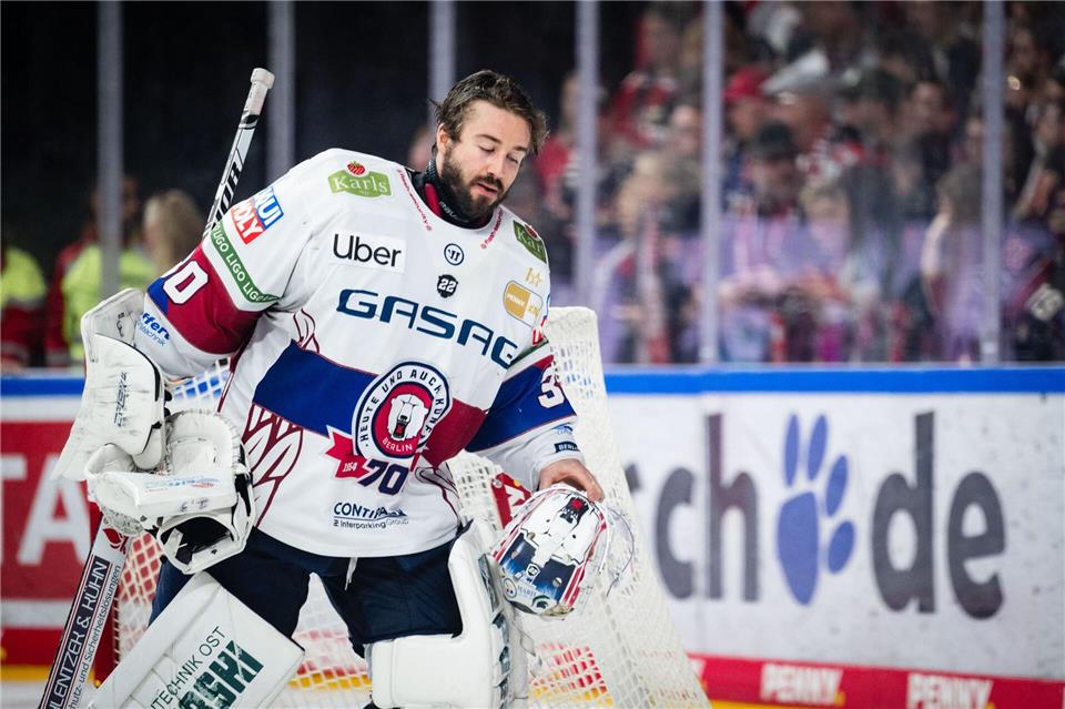 Torhüter Jake Hildebrand kassierte mit den Eisbären Berlin eine 5:8-Niederlage in Ingolstadt. (Archivbild)Marius Becker/dpa