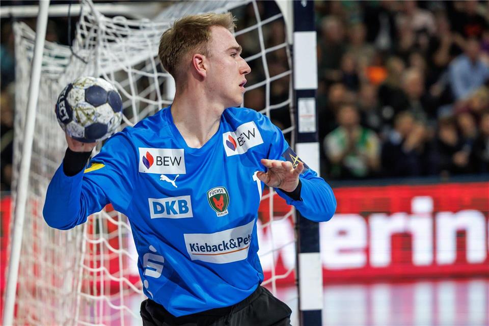 Wiede-Ausfall spürbar: Füchse verlieren gegen Hamburg Torhüter Lasse Ludwig ist kommende Woche erstmals beim DHB-Lehrgang dabei. Andreas Gora/dpa