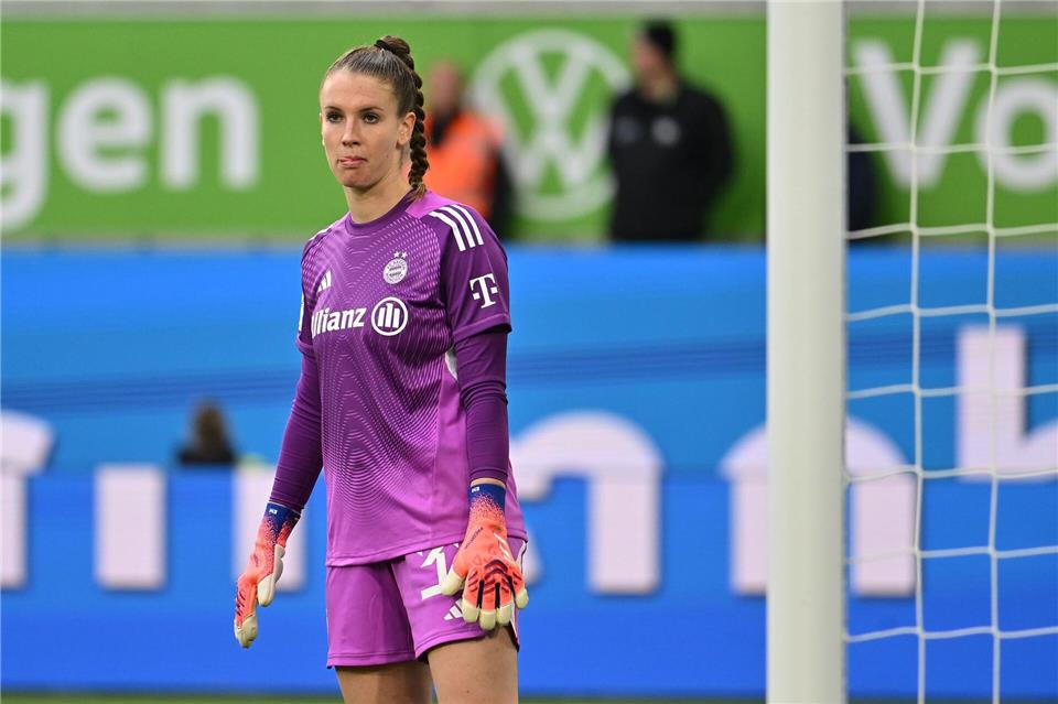 Torhüterin Ena Mahmutovic wird dem FC Bayern und dem deutschen Nationalteam vorerst fehlen. (Archivfoto)Swen Pförtner/dpa
