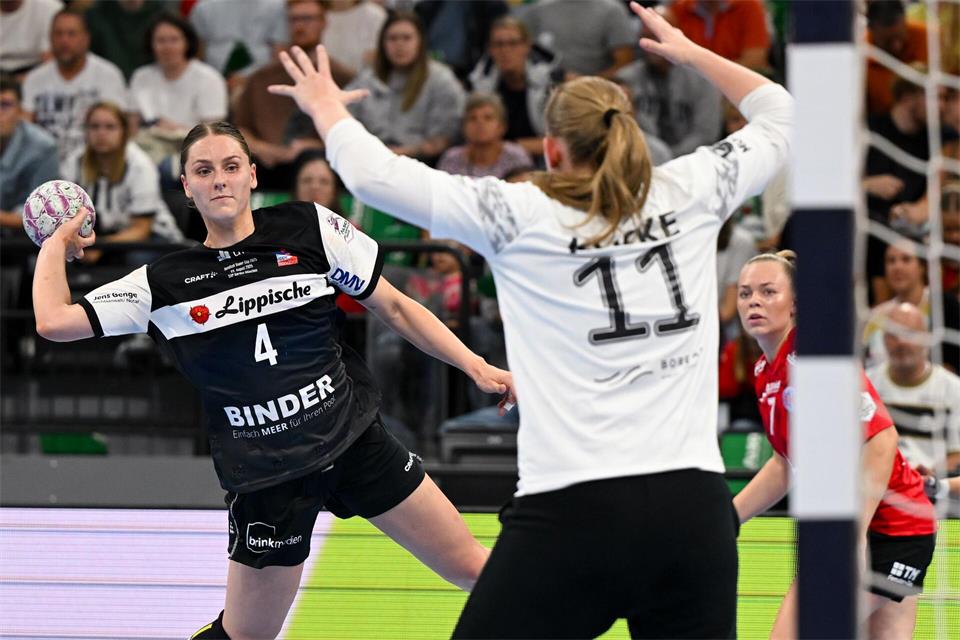 Torhüterin Laura Kuske und die Handballerinnen des Thüringer HC erreichten nach einer starken Vorstellung gegen Blomberg das Pokal-Viertelfinale. (Archivfoto) Sven Hoppe/dpa