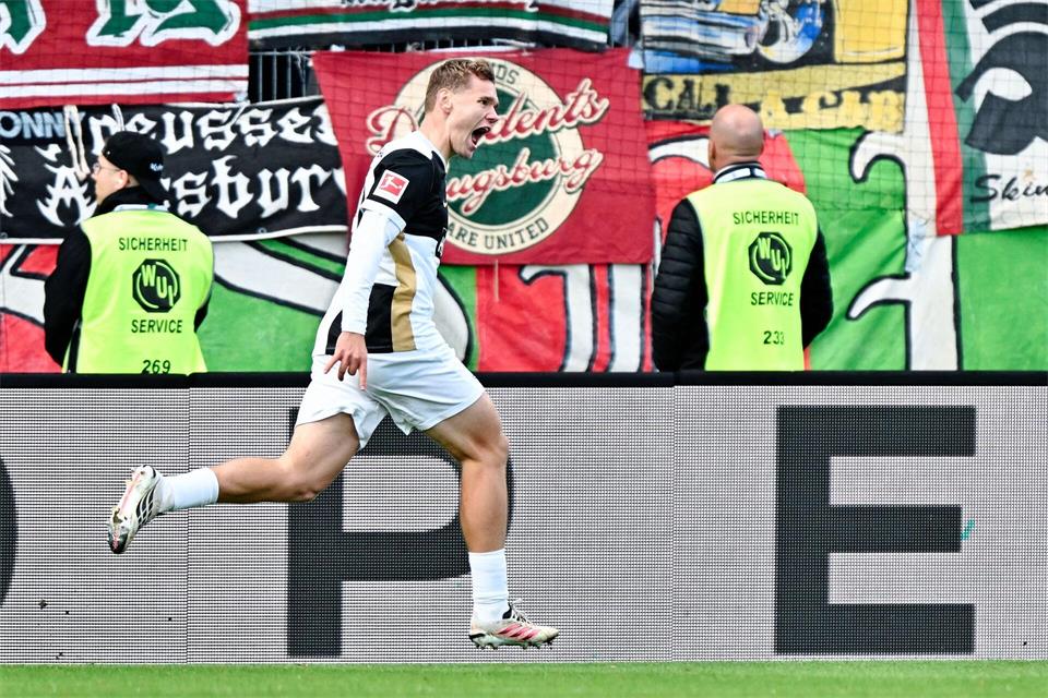 Torschütze Lasse Günther jubelt nach dem 2:0.Uwe Anspach/dpa