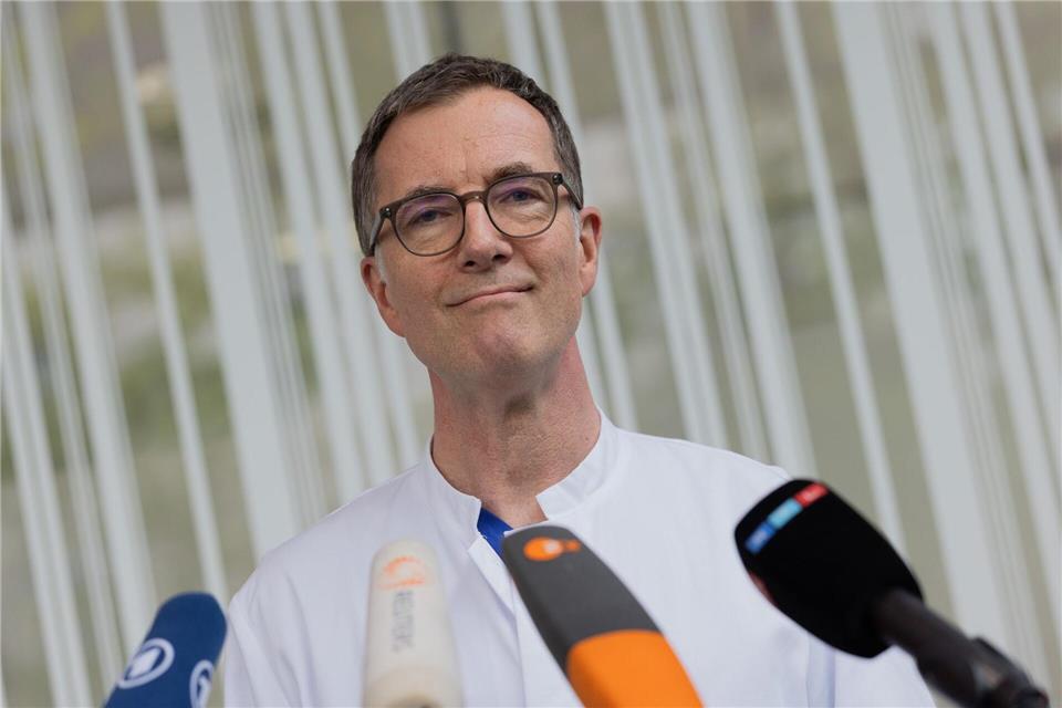 Torsten Feldt, Oberarzt und Bereichsleiter für Tropenmedizin der Uniklinik Düsseldorf, gibt im Fall der deutschen Kontaktperson keine Entwarnung.Rolf Vennenbernd/dpa