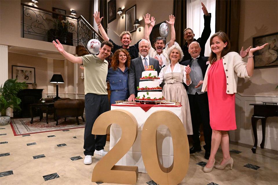 Torte für den Dauerbrenner: 2025 wurde großes Jubiläum gefeiert (Archivfoto).Felix Hörhager/dpa