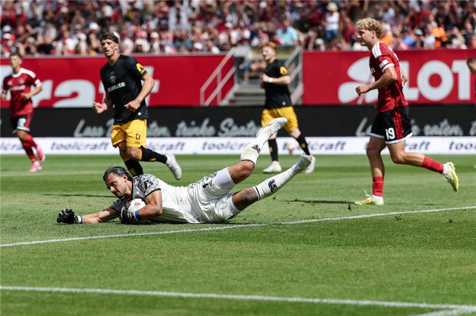 Torwart Tim Schreiber war noch einer der besten Dresdner.Daniel Löb/dpa