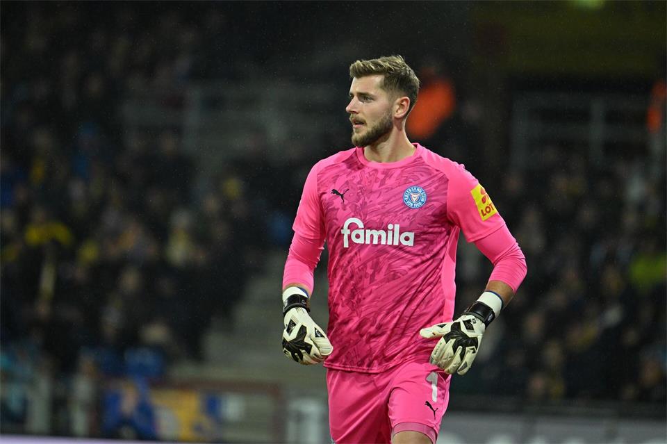 Torwart Timon Weiner von Holstein Kiel.Swen Pförtner/dpa