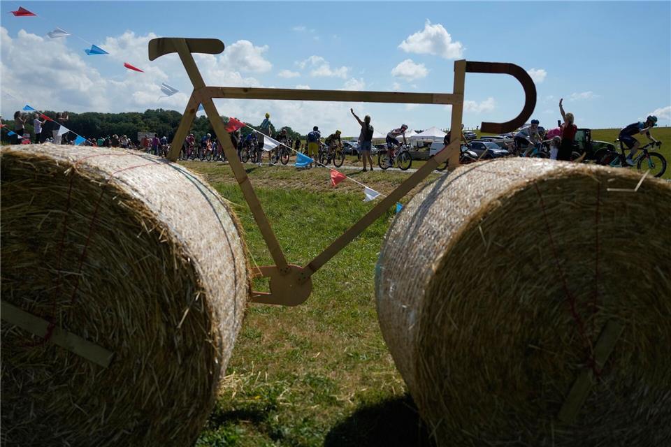 Tour de France: Hauptfeld auf der 13. Etappe von Dole nach BelfortMosa’ab Elshamy/AP/dpa