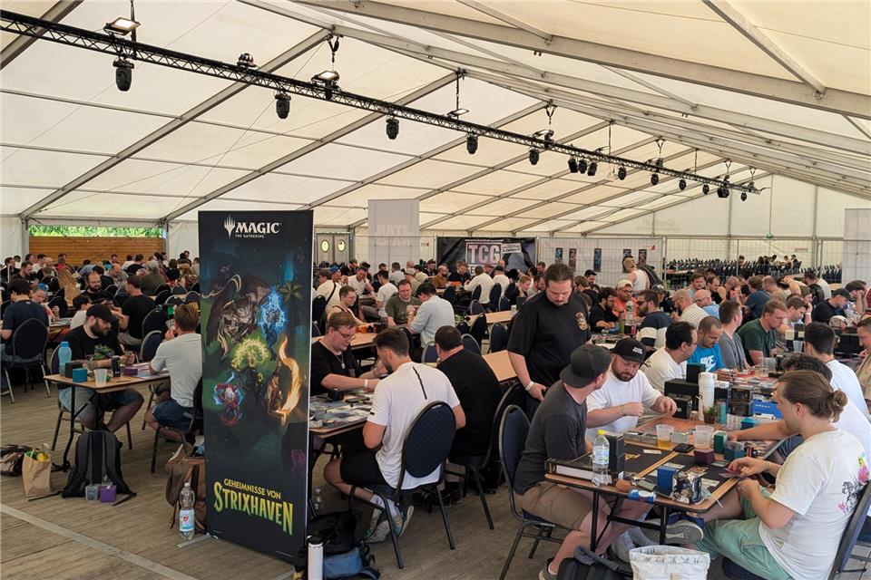 Trading-Card-Fans kamen beim TCG Festival zum Spielen zusammen.