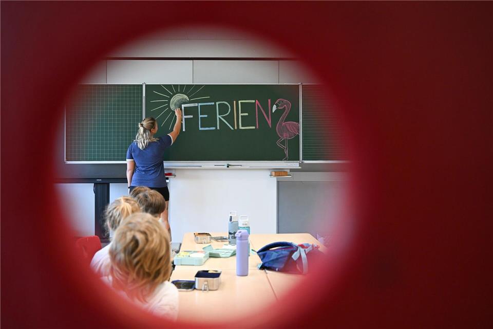 Traditionell gibt es in Deutschland viele unterschiedliche Ferienstarttermine. (Symbolbild)Bernd Weißbrod/dpa