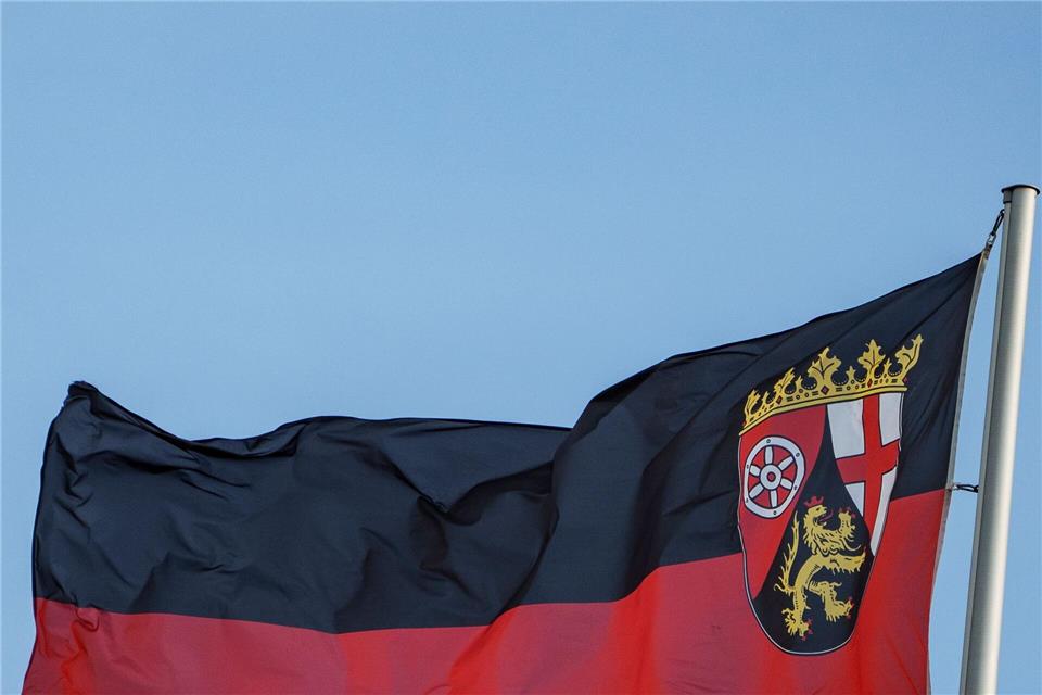 Traditionell kommt das Parlament am 18. Mai, dem rheinland-pfälzischen Verfassungstag, zu seiner ersten Sitzung zusammen. (Archivbild)Andreas Arnold/dpa