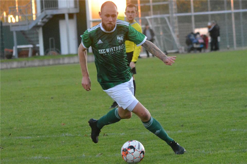 Traf beim 5:1 in Polsum zweifach für den TuS Velen in der Kreisliga A: Philipp Schulz.