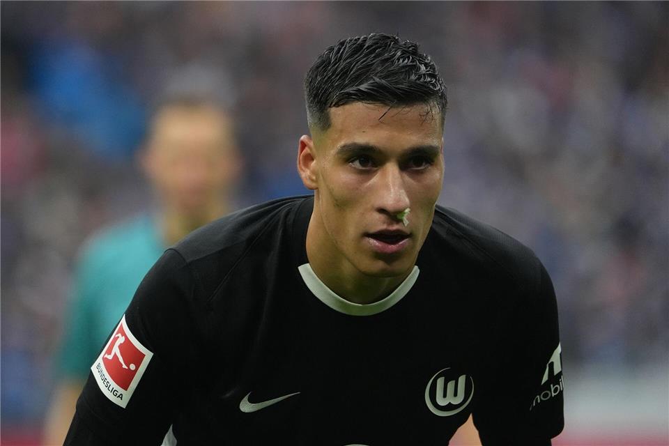 Wolfsburg atmet auf: Niederlagenserie endet beim HSV Traf entscheidend für den VfL Wolfsburg: Adam DaghimMarcus Brandt/dpa