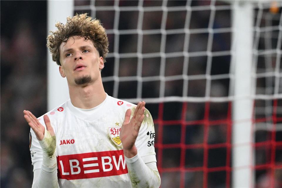 Traf in einem Testspiel gegen Paris: Stuttgart-Profi Lazar Jovanovic (Archivbild)Marijan Murat/dpa