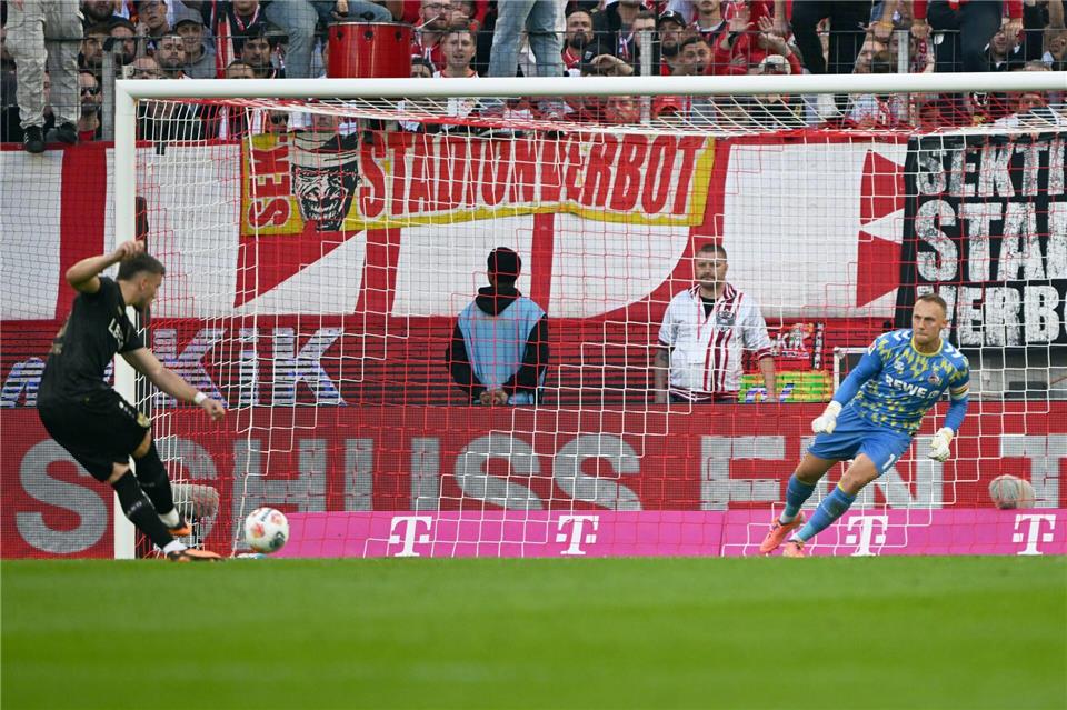 Kölner Videobeweis-Ärger: „Es wird nicht gerechter“ Traf zum Stuttgarter Ausgleich: Ermedin Demirovic.Federico Gambarini/dpa