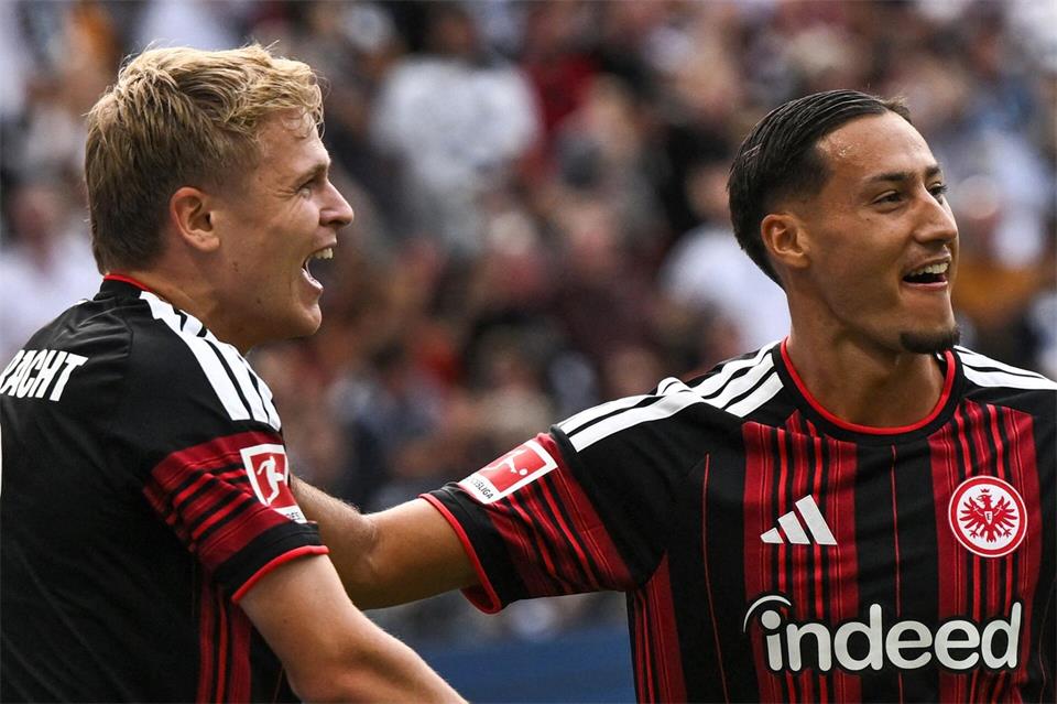 Trafen für Frankfurt: Jonathan Burkardt und Younes Ebnoutalib Florian Wiegand/dpa