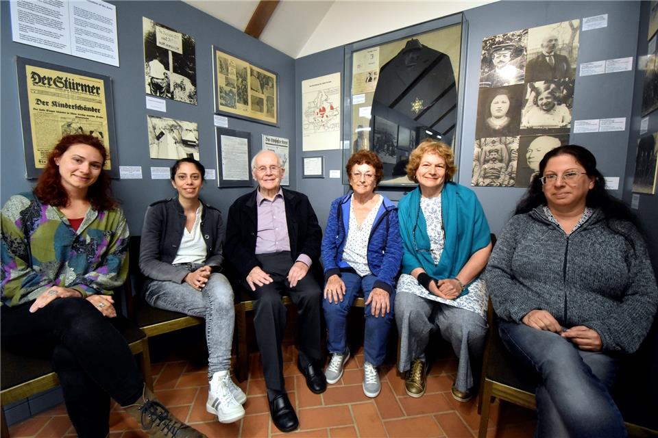 Trafen sich im Museum am Schloss (v.l.): Rachel Green, Eynat Mazor, Adalbert Friedrich, Hana Mazor, Ariella Green und Shira Mazor.