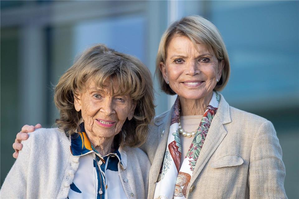 Trafen sich zu Gesprächen: Charlotte Knobloch und Schauspielerin Uschi Glas.Peter Kneffel/dpa