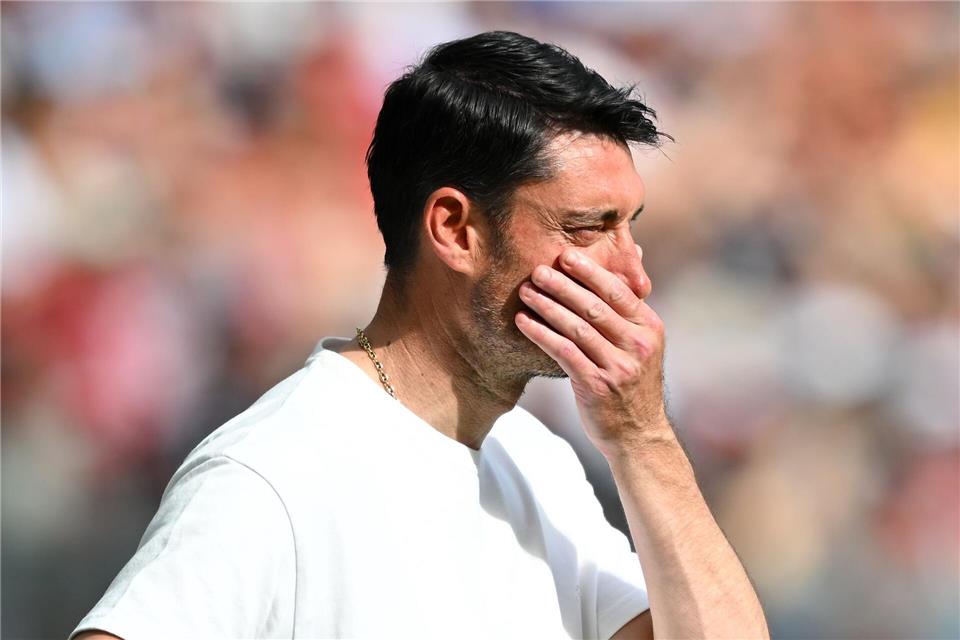 Trainer Albert Riera soll Eintracht Frankfurt auch in Dortmund betreuen. Florian Wiegand/dpa