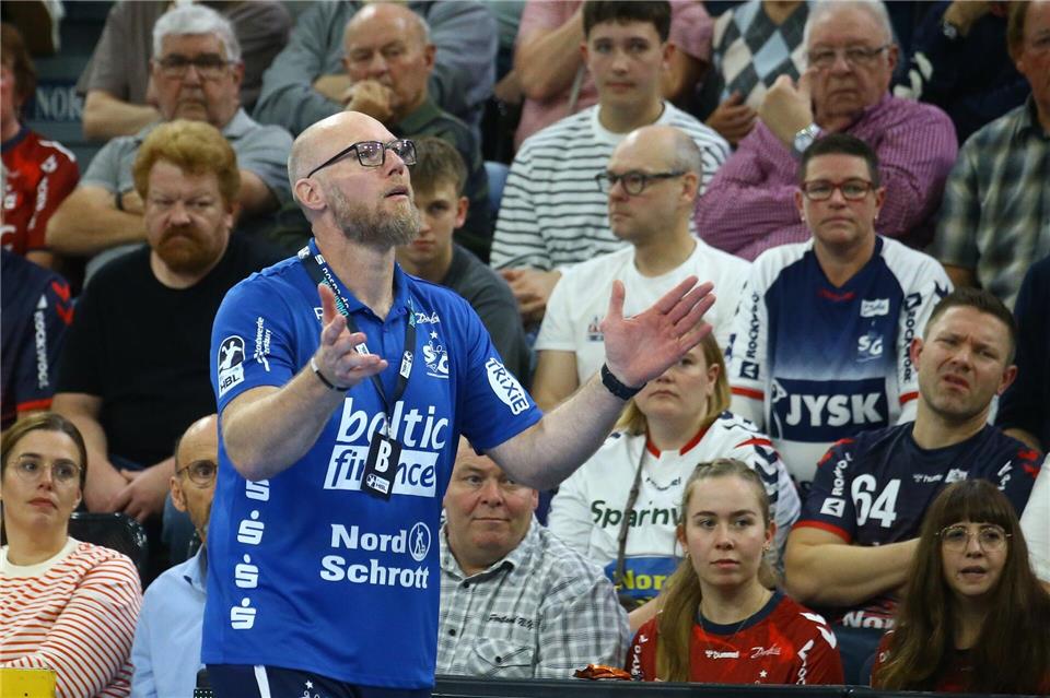 Trainer Ales Pajovic und die SG Flensburg-Handewitt hatten den rumänischen Club Potaissa Turda zu Gast.Michael Hundt/dpa