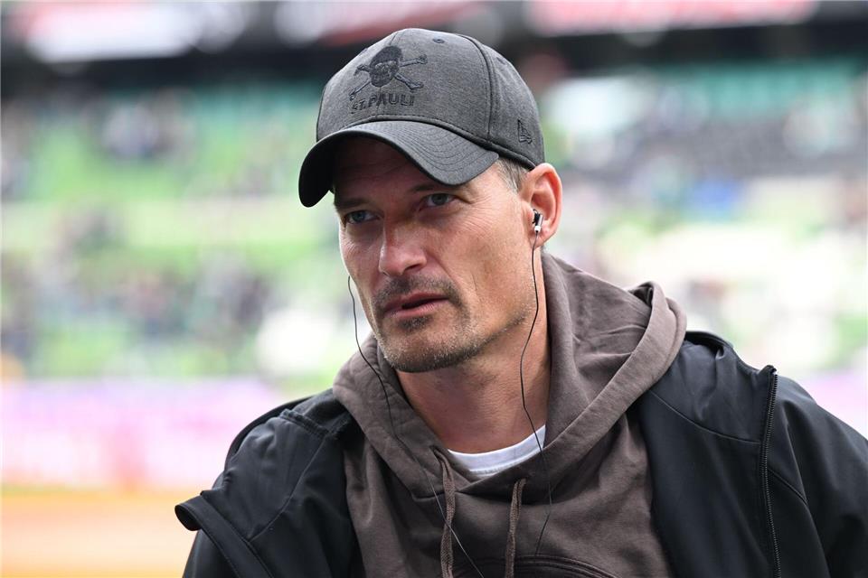 Trainer Alexander Blessin und der FC St. Pauli empfangen am Sonntag die TSG Hoffenheim. (Archivbild)Carmen Jaspersen/dpa
